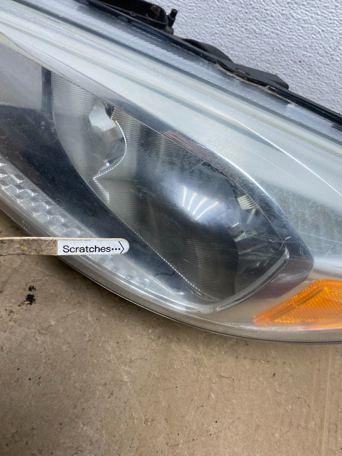 2015 to 2018 Ford Focus Left Driver LH Side Headlight AC5826 DW3