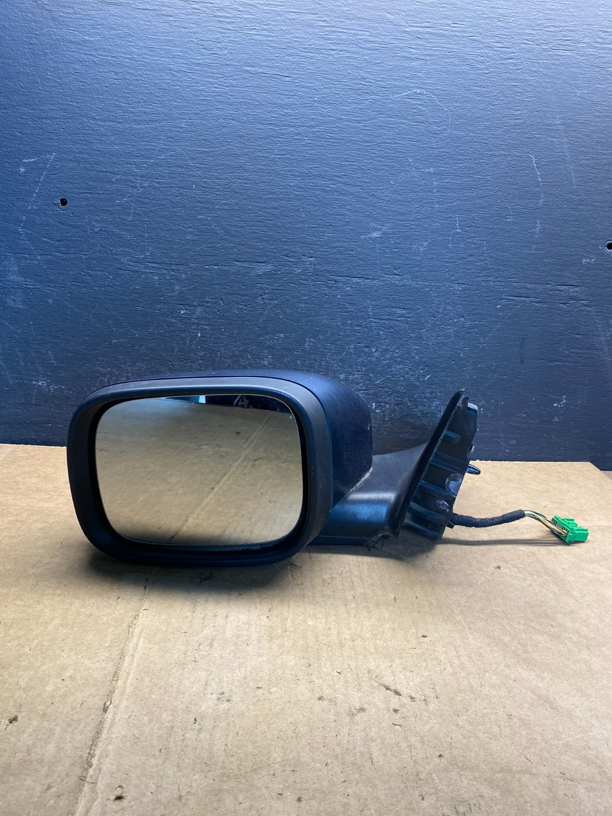 2007 to 2014 Volvo XC90 Left Driver View Door Trn Signal Mirror AD3717 DW5