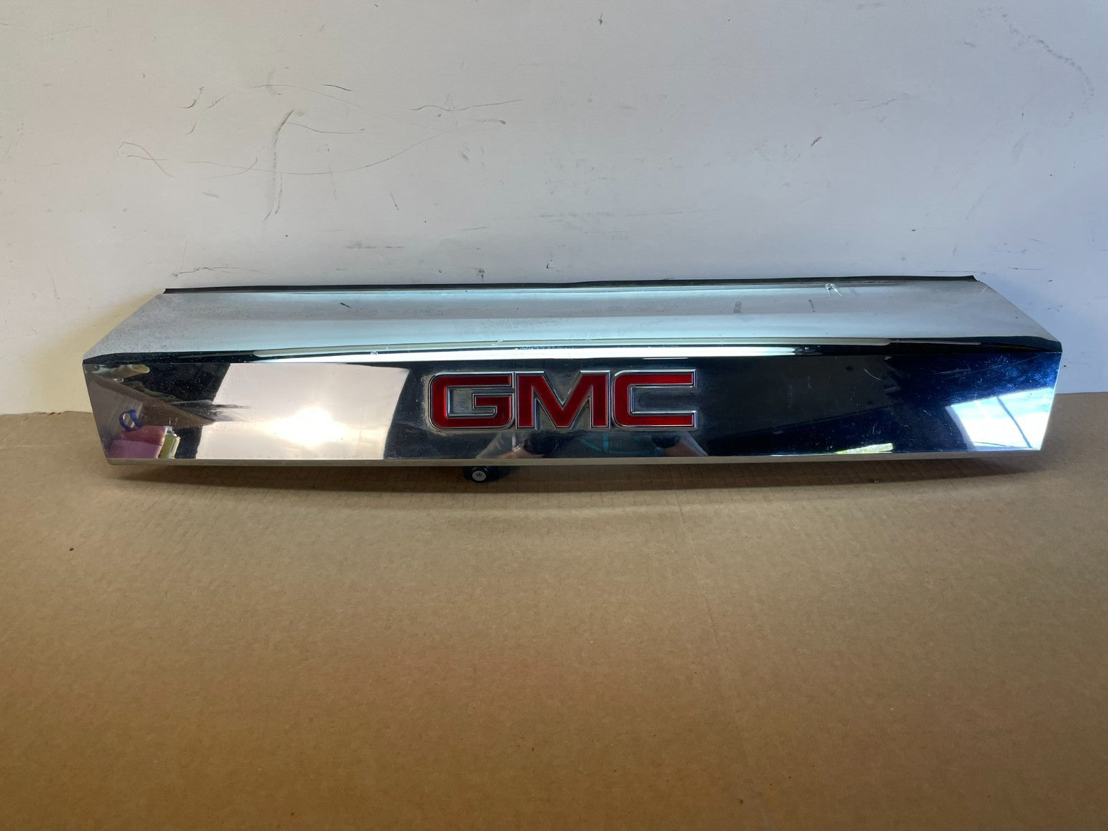 2010-2015 Gmc Terrain Lift Gate Handle Trim w/ Back Up Camera Molding AG7539 DG0