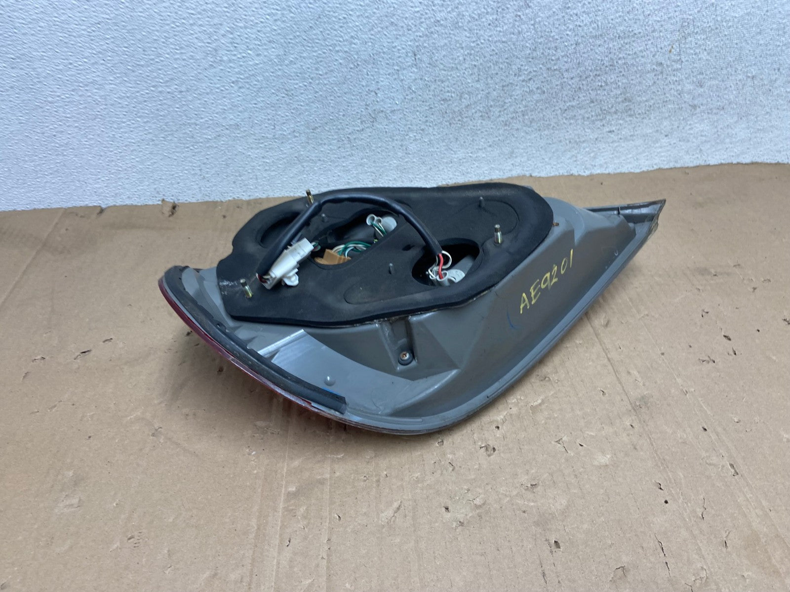 2005 to 2006 Toyota Camry Tail Light Right Passenger Side AE9201 LK4