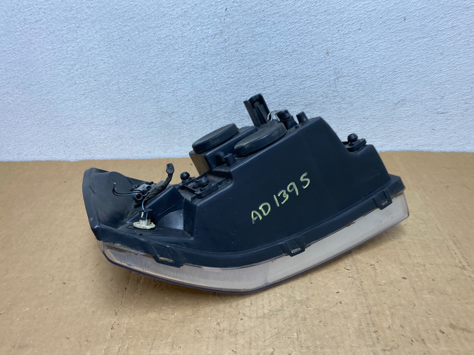 2002 to 2009 Gmc Envoy Left Driver Lh Side Headlight Halogen AD1395 DW6