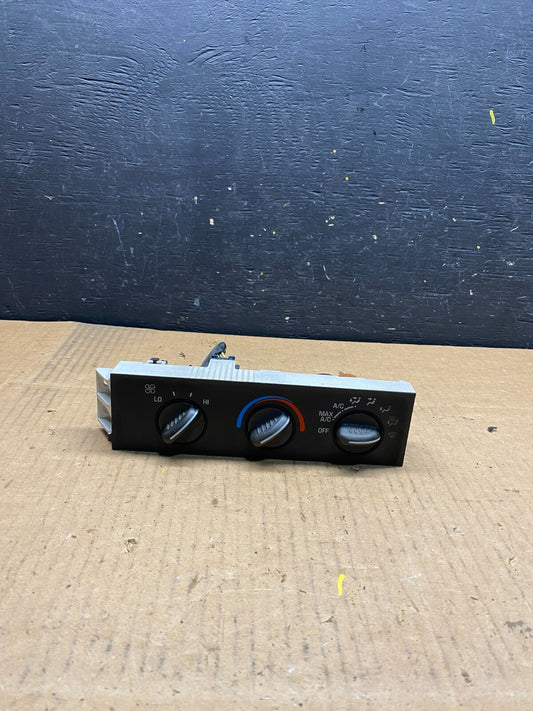 2001 - 2007 GMC Chevrolet Express 1500 Climate Control A/C n2948 PS0