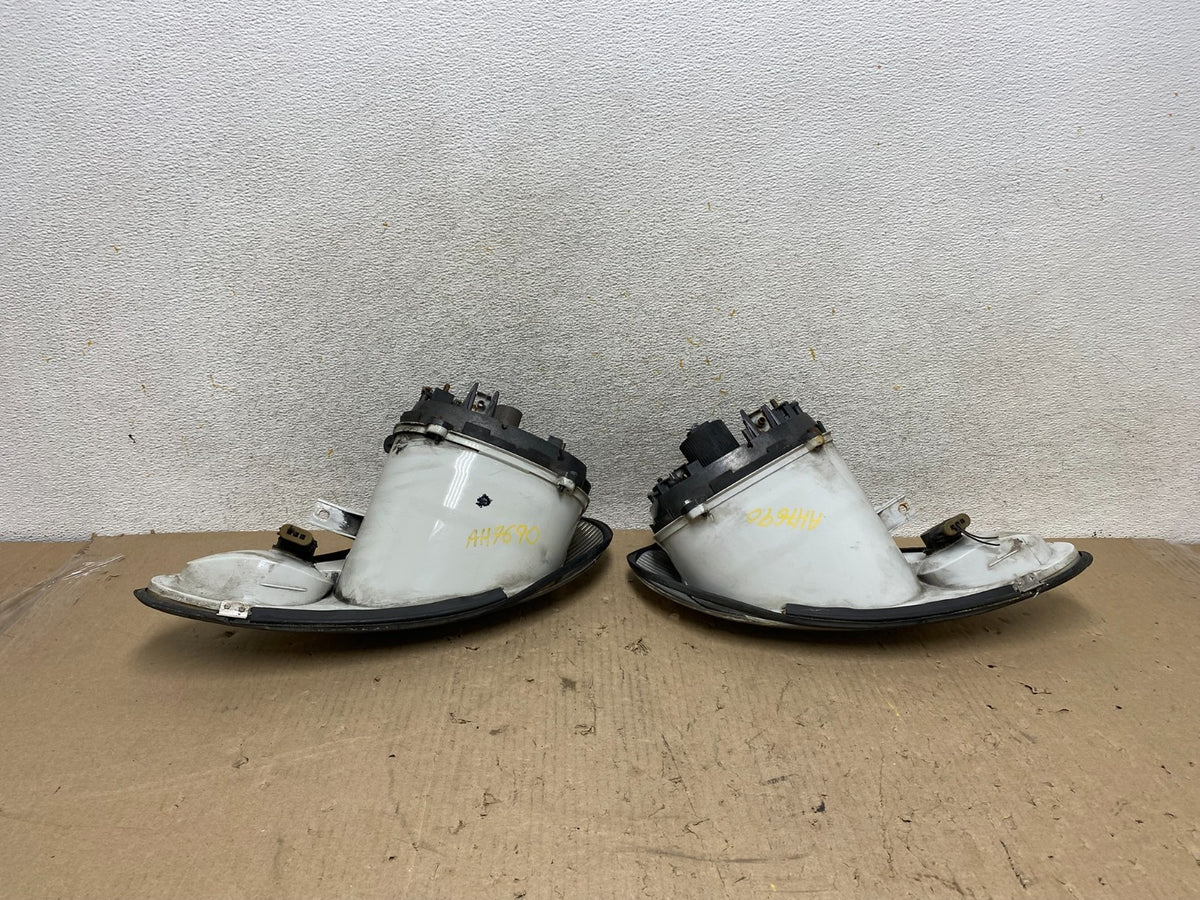 1996 to 1999 Mercury Sable Left+Right Side Set Halogen Headlights AH7690 DW6