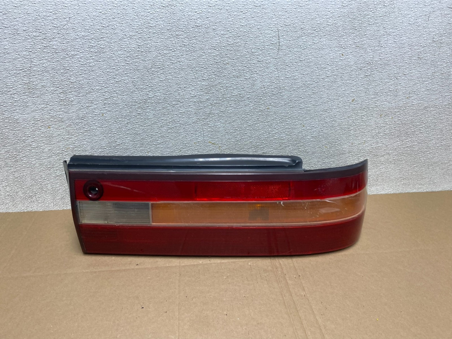 1995 1996 Lexus ES300 Right Passenger RH Side Tail Light Oem T8113 DW0