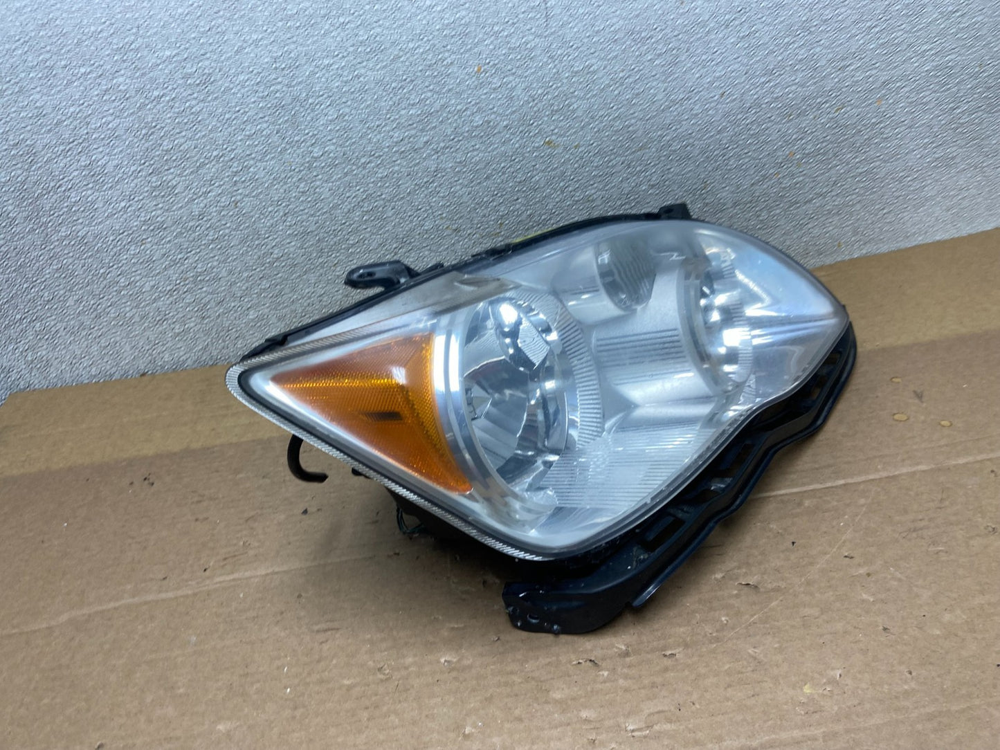 2005 - 2007 Toyota Avalon Right Passenger Side XENON HID Headlight OEM AB5178 DW2