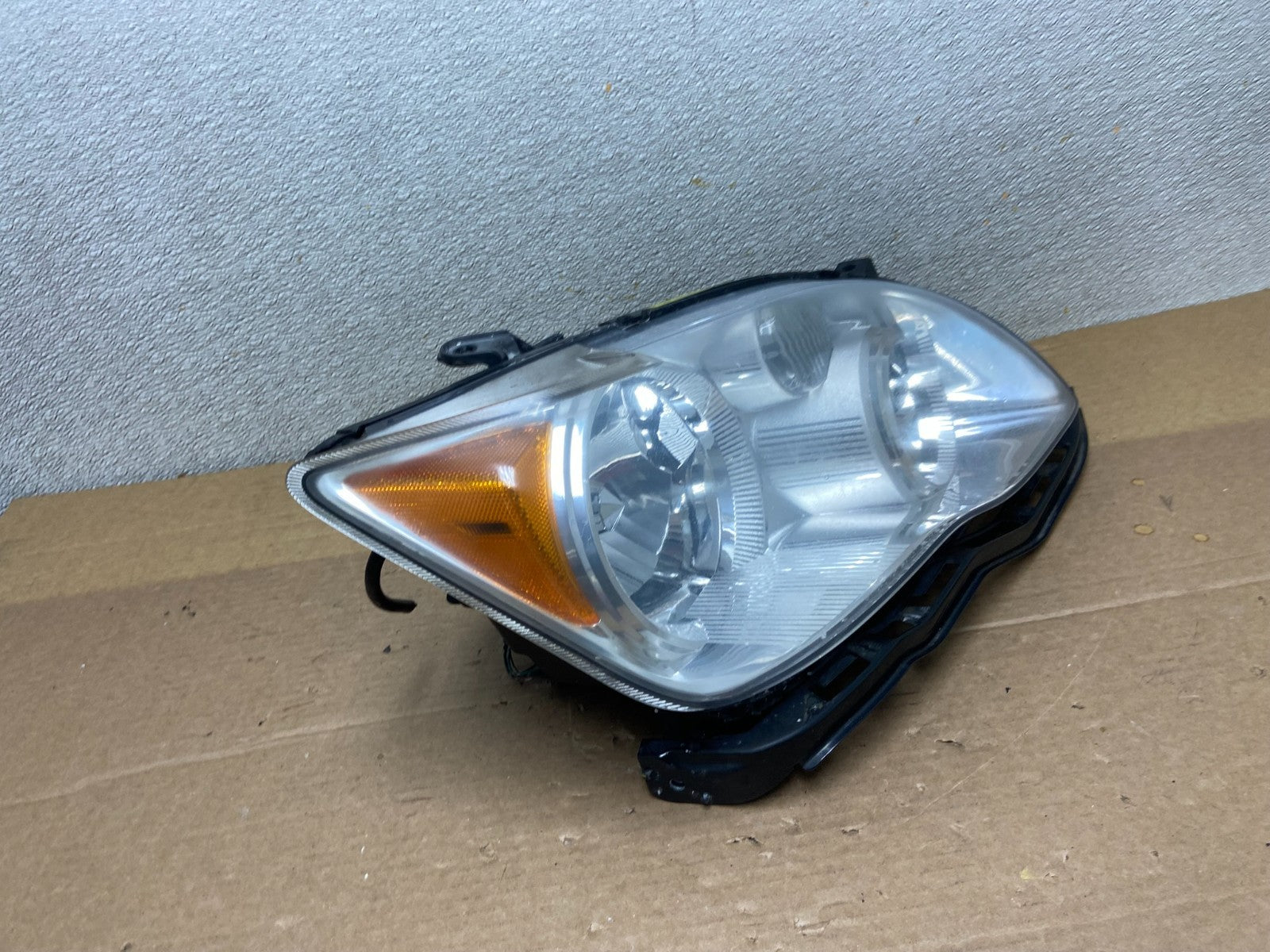 2005 - 2007 Toyota Avalon Right Passenger Side XENON HID Headlight OEM AB5178 DW2
