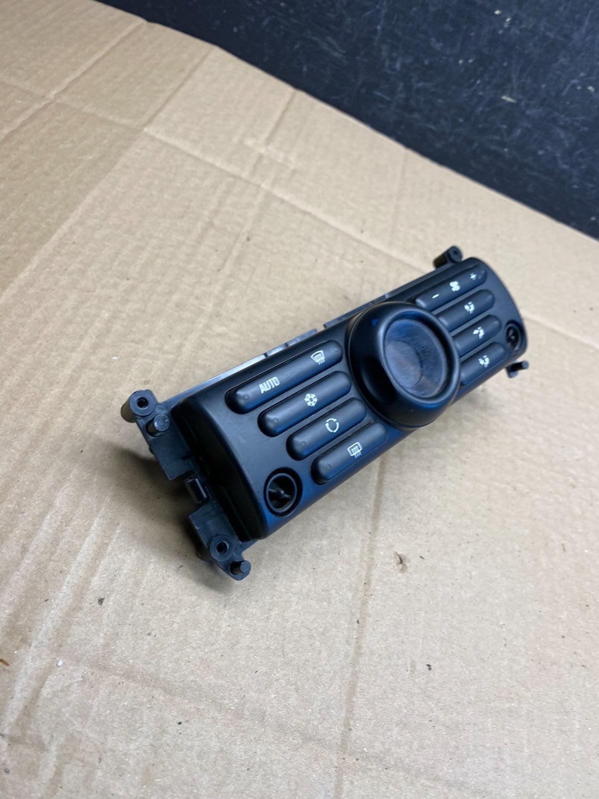 2004 to 2008 Mini Cooper S R50 AC Heater Climate Control ac9303 DG1