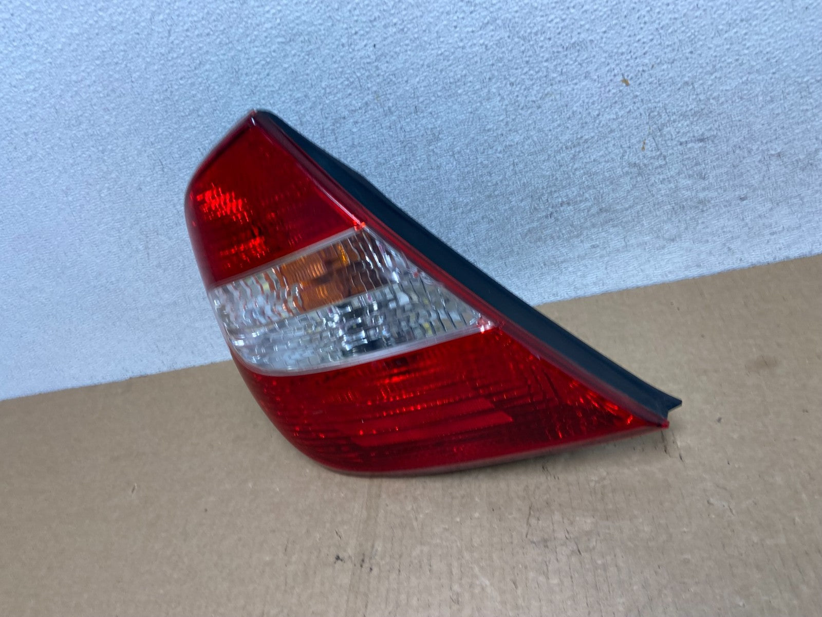 2002 2003 2004 Toyota Camry Left Driver LH Side Tail Light AF9641 DW1