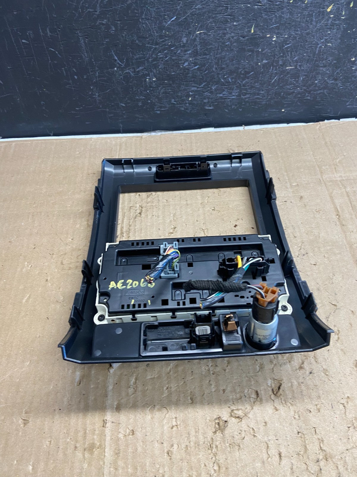 2010 2011 Ford F150 Climate Control A/C Heater Panel Radio Bezel ae2068 DG4