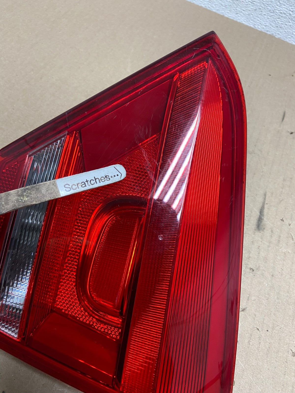 2012 to 2015 Volkswagen Passat Right Passenger Tail light inner AE6995 LK3
