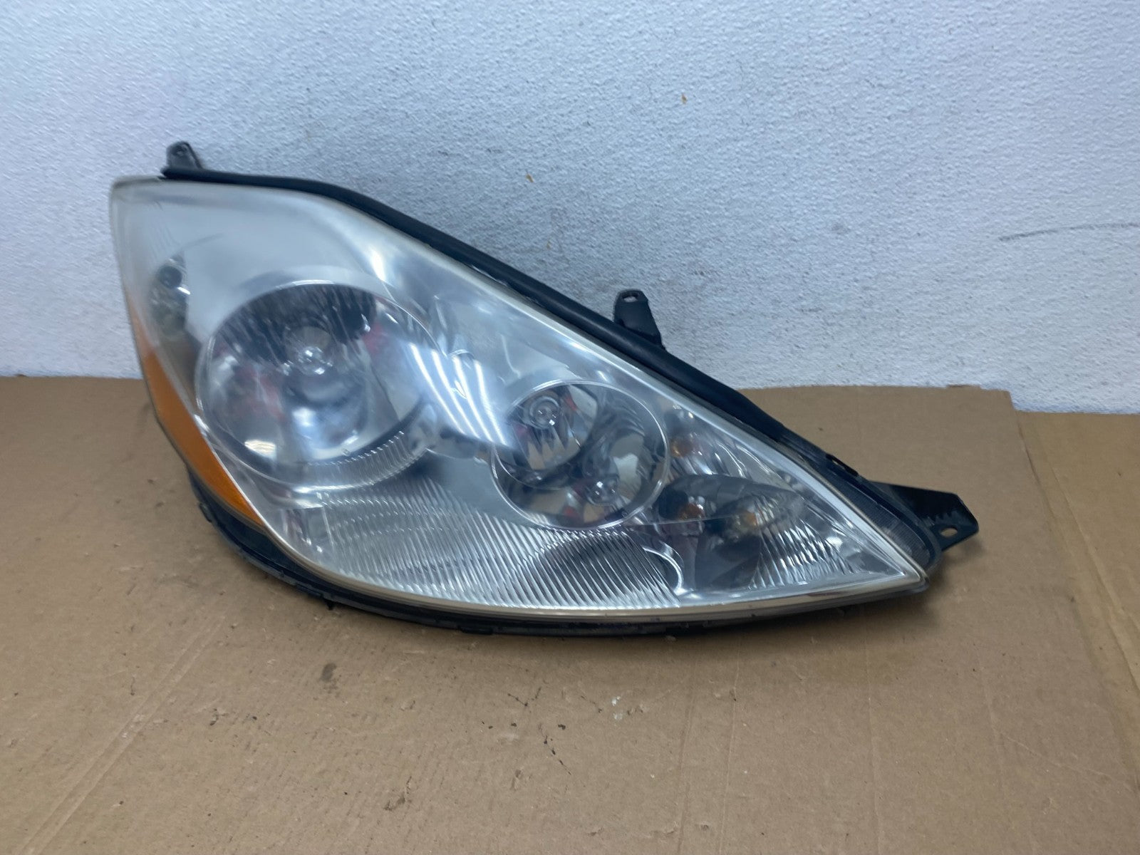 2006 to 2010 Toyota Sienna Right Passenger Rh Side Headlight Xenon AD7943 DW1