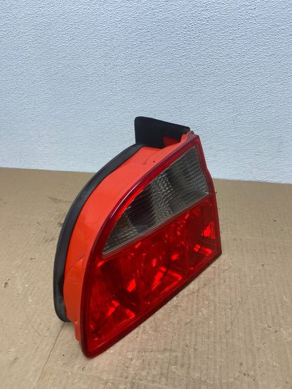 1998-2002 Maserati 3200 4200 GT Left Driver LH Tail Light ab8323 DG2