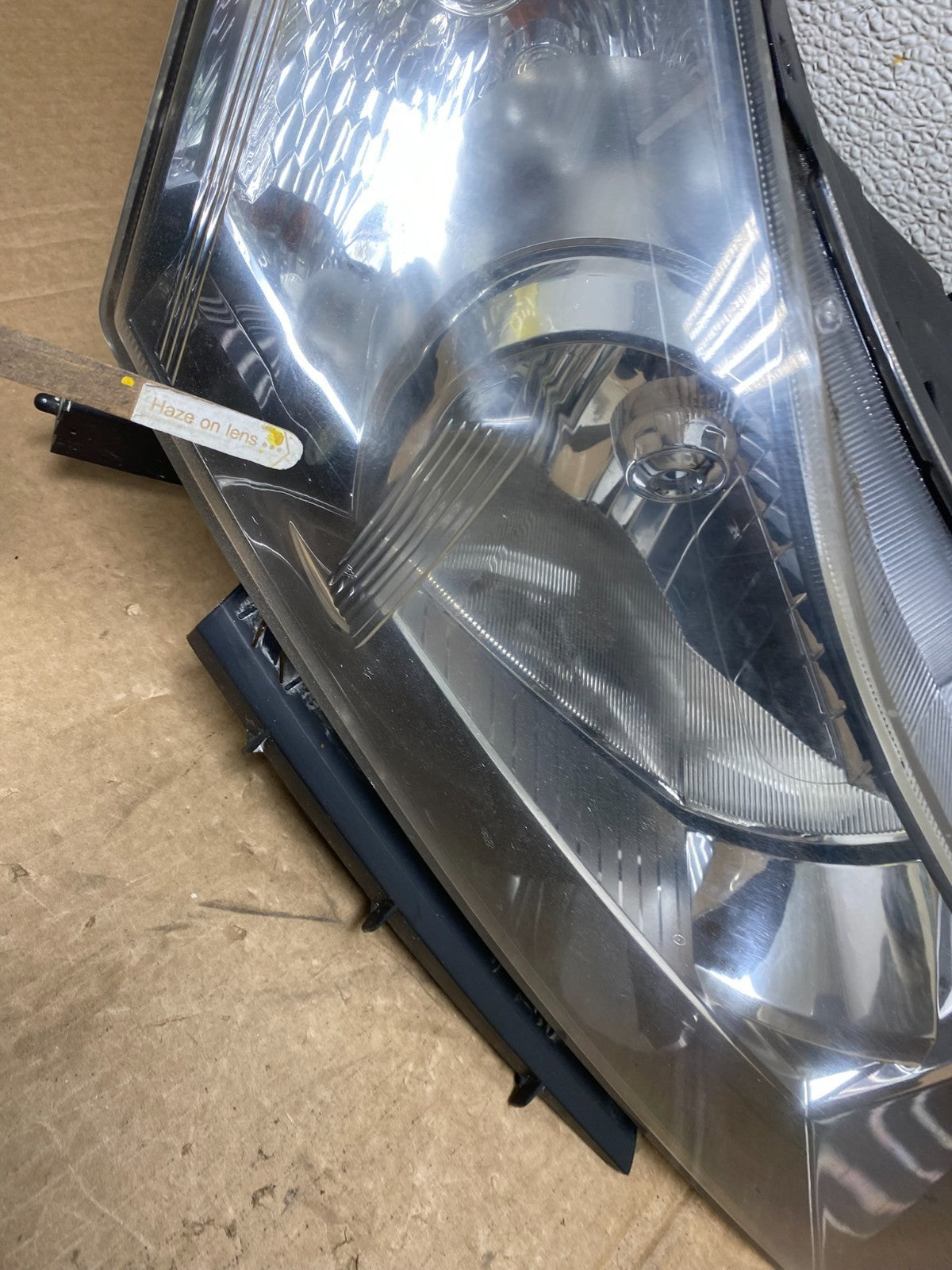 2011 to 2015 Chevrolet Cruze Halogen Left+Right Set Headlights V1239 DW7