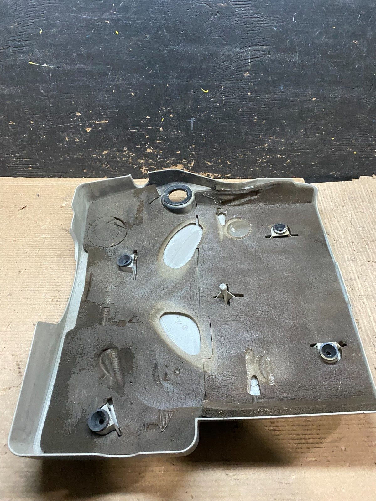 2004 to 2007  Cadillac CTS 3.6L Plastic Engine Cover Shield V9640 DG7