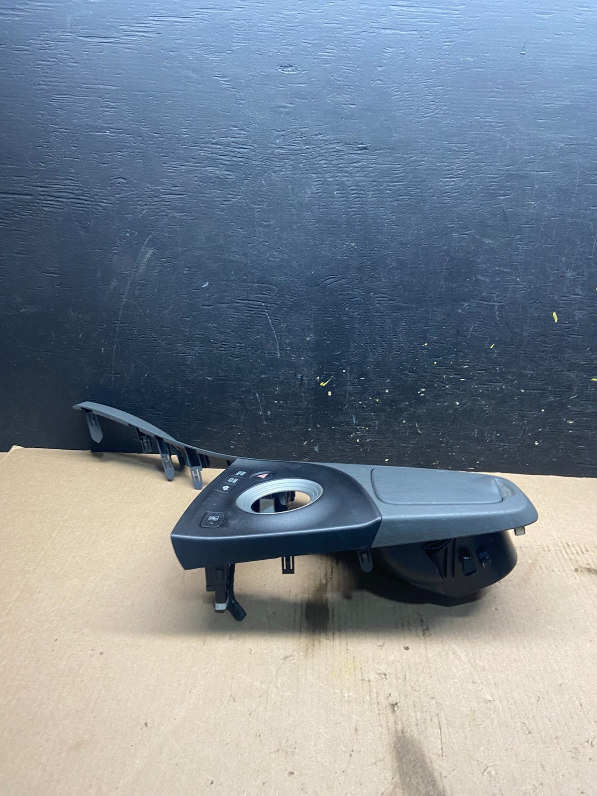 2010 to 2015 Toyota Prius Center Console Cup Holder Trim Bezel Q7268 DG3