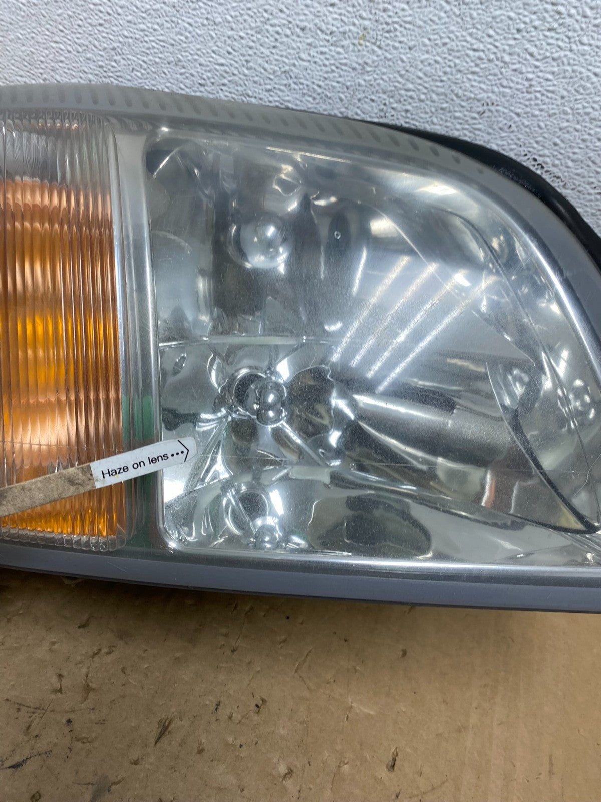 2000 to 2005 Cadillac Deville Right Passenger RH Side Headlight AD3228 DW4