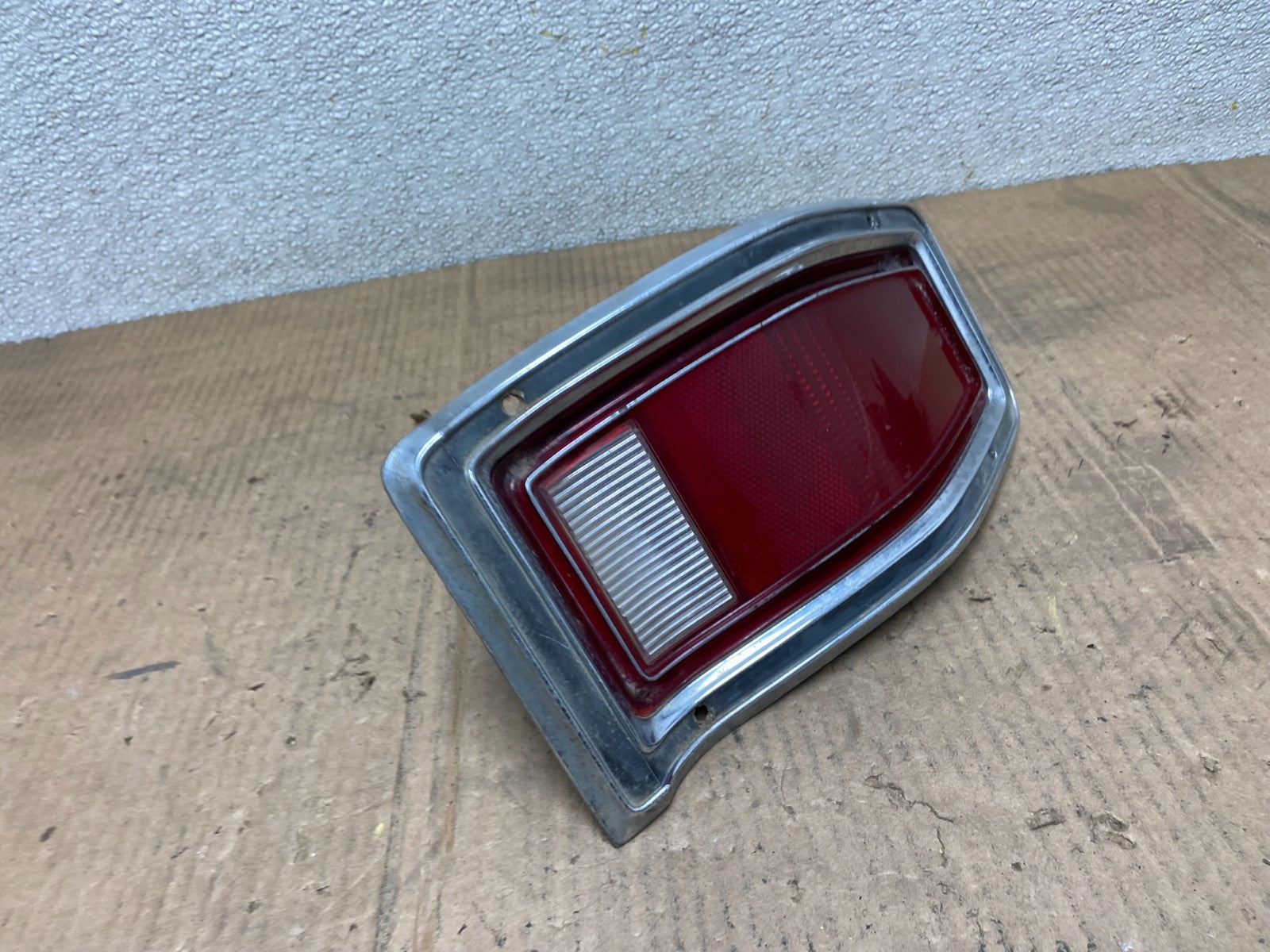 1976 to 1980 Dodge Aspen Plymouth Volare Wagon Left Side Tail Light AA65842