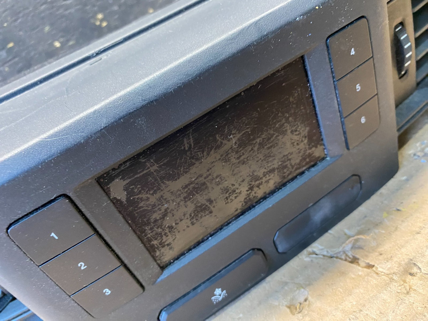 2020 to 2023 Ford  Explorer Console Radio Display Screen Air Vents Oem s3008 DG13