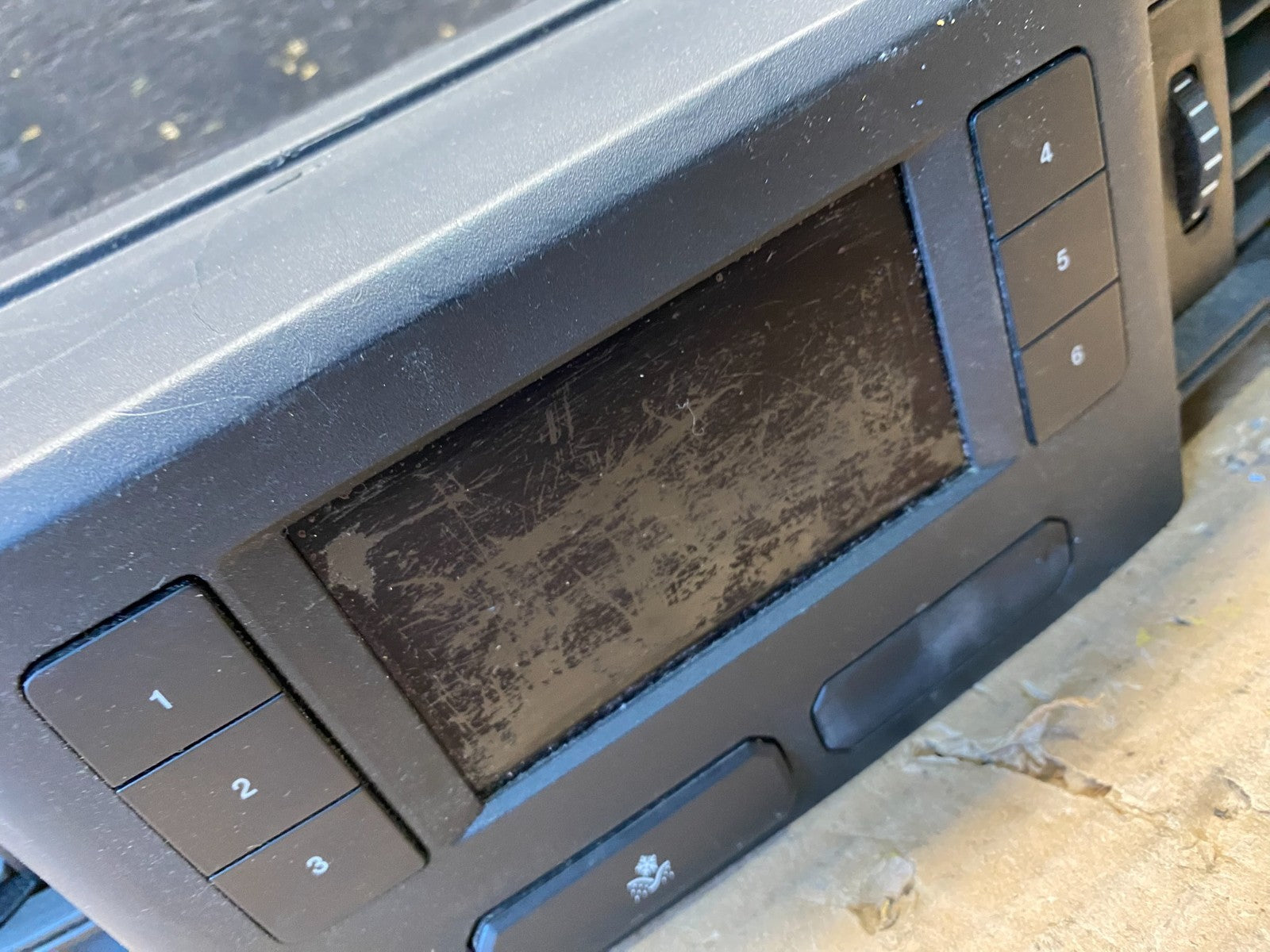 2020 to 2023 Ford  Explorer Console Radio Display Screen Air Vents Oem s3008 DG13