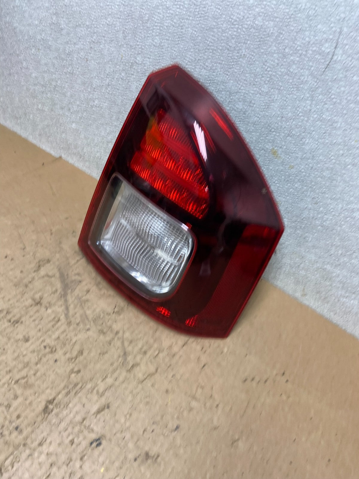 2014 - 2017 Jeep Compass Right Passenger Side Tail Light AA0126 DW1