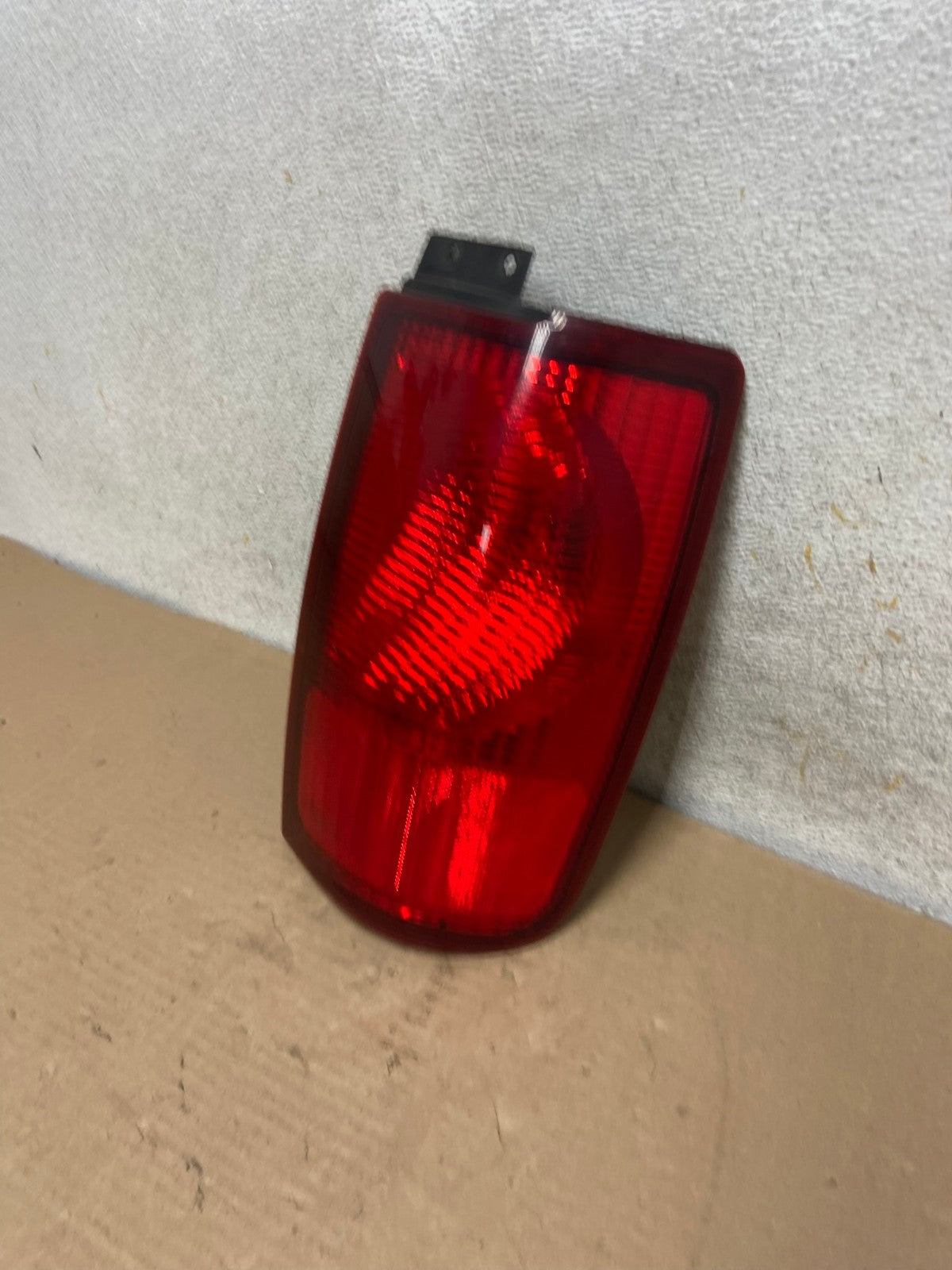 1998 to 2002 Lincoln Navigator Right Passenger RH Side Tail Light AH9441 LK1