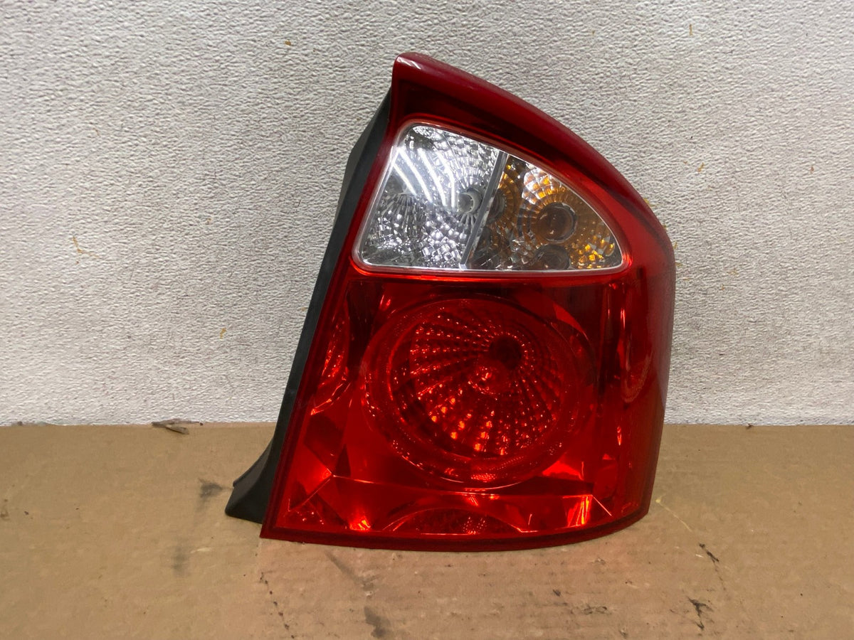 2007 2008 2009 Kia Spectra 5 Hatchback Right Passenger Tail Light AH4222 LK0