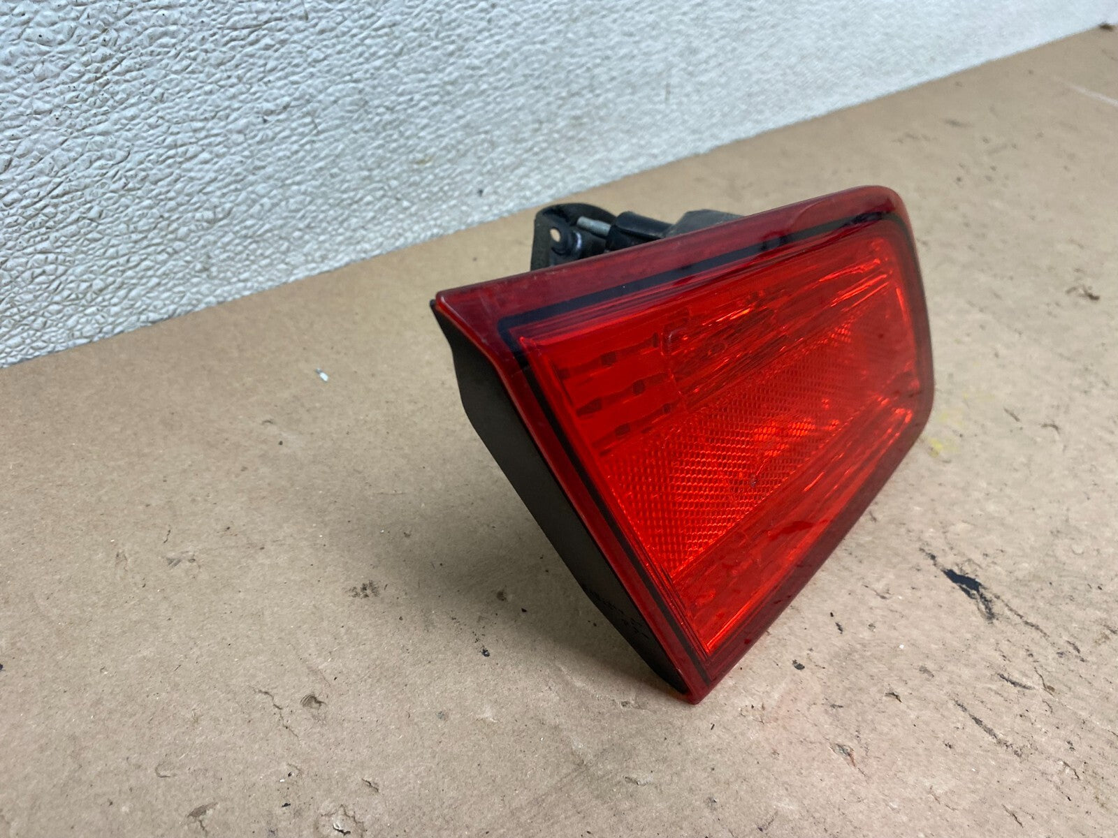 2010-2014 Subaru Legacy Left Driver LH Side Tail Light Inner Oem E60402