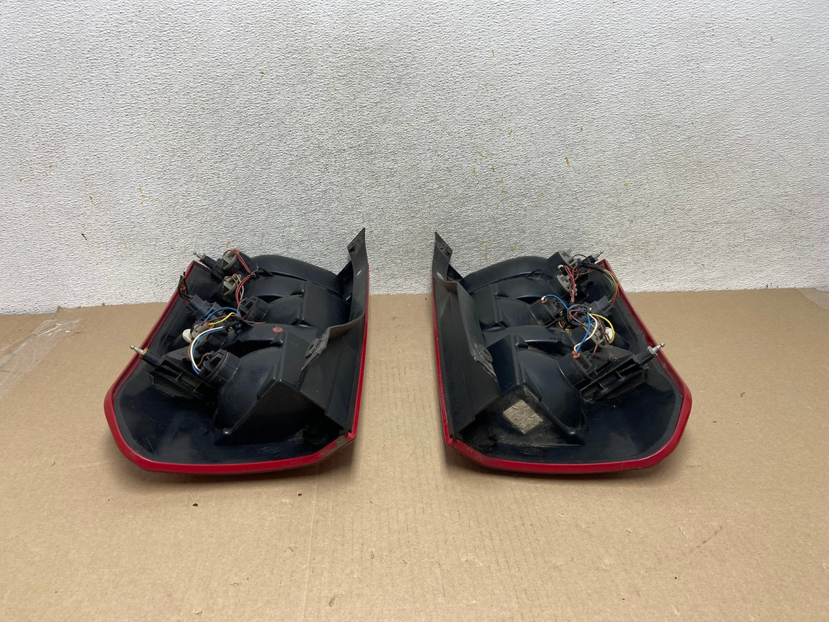 2005 - 2009 Land Rover LR3 Left+Right Side Tail Lights AH6674 LK6