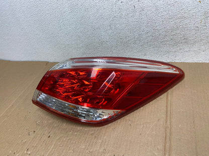 2011 - 2014 Nissan Murano Right Passenger Side RH Tail Light AE8988 LK1