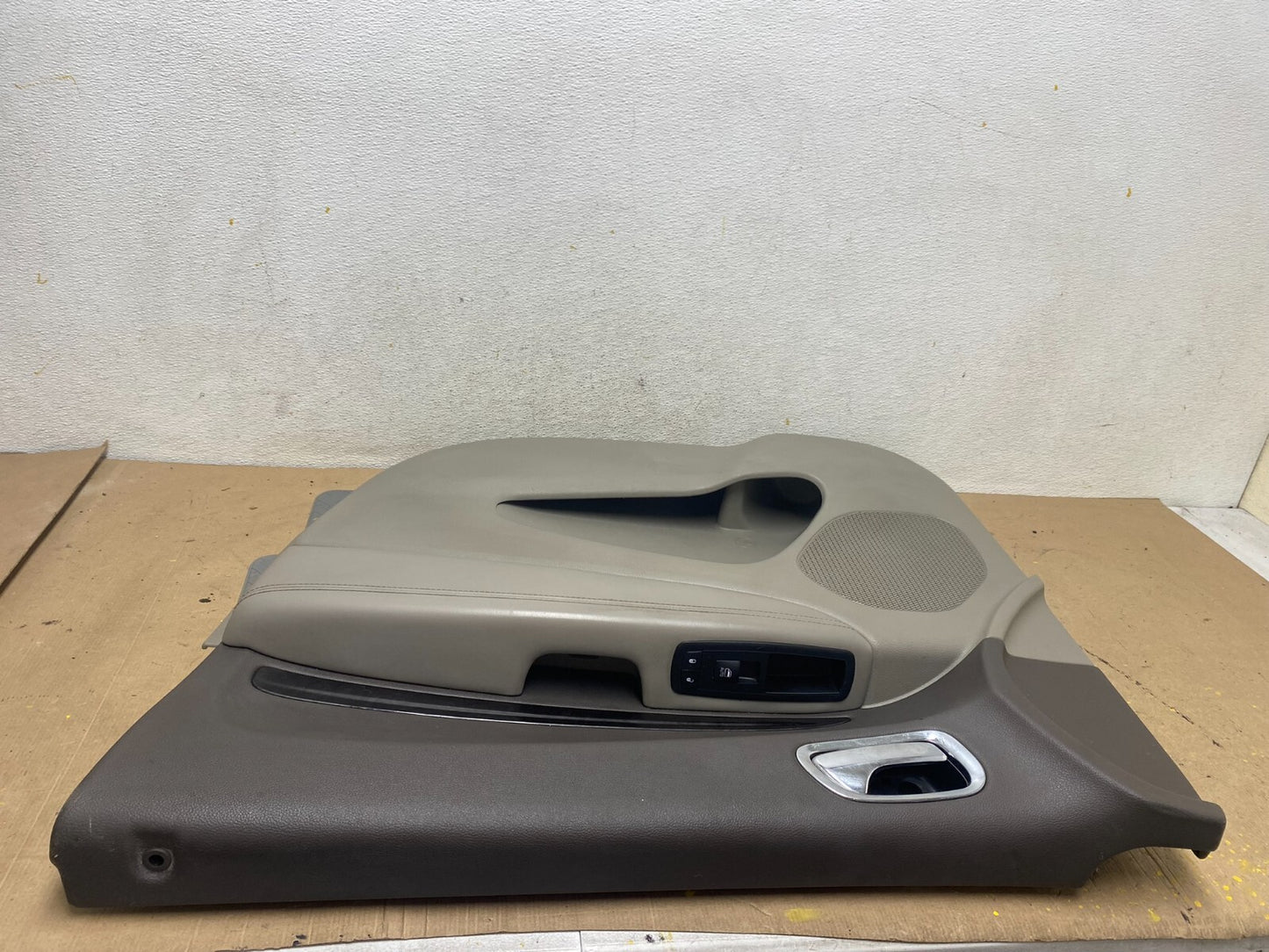 2011 2012 Dodge Durango Passenger Right Front Panel  Door Oem C7185 PS5