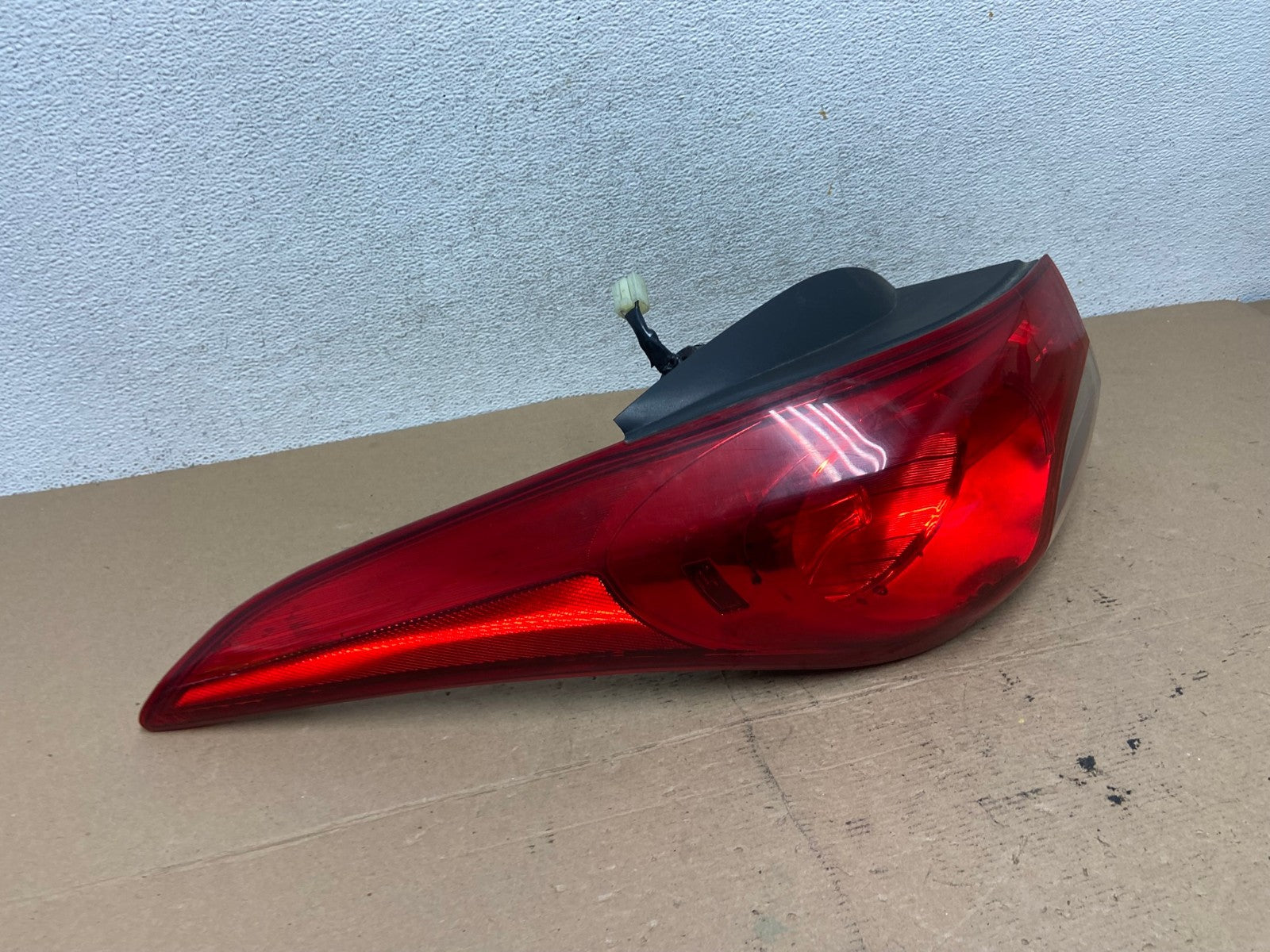2011 2012 2013 Hyundai Elantra Sedan Left Driver Side Tail Light AF4694 LK2