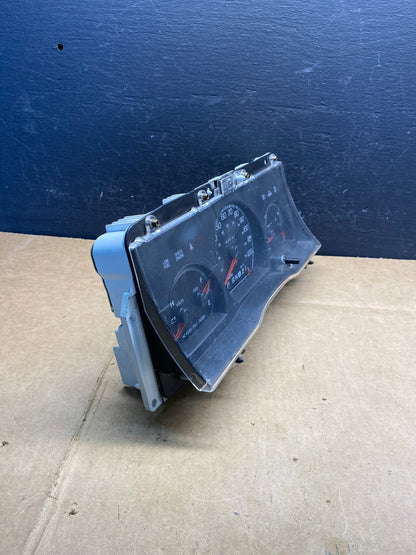 2001 to 2005 Mercury Grand Marquis Speedometer Cluster Gauge ad3691 DG1