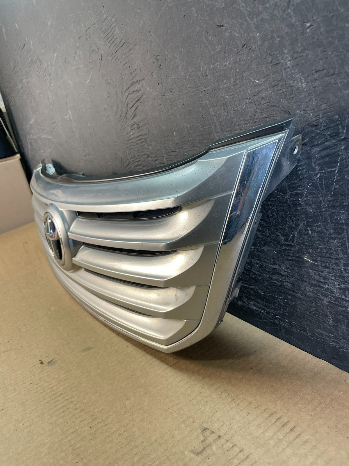 2008 to 2010 Toyota Avalon Front Upper Grill Grille AF3783 DG1