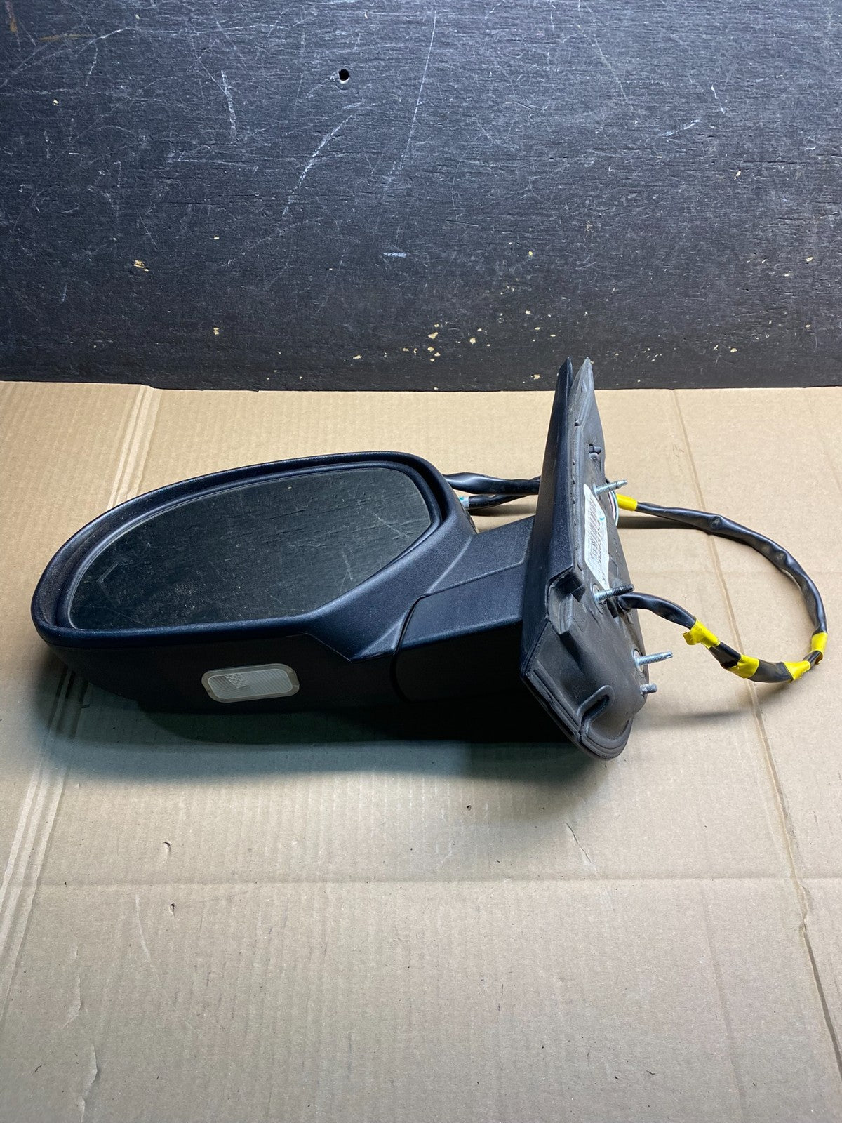 2007 to 2014 Gmc Yukon Left Driver LH Side View Door Mirror OEM AB0487 MS5