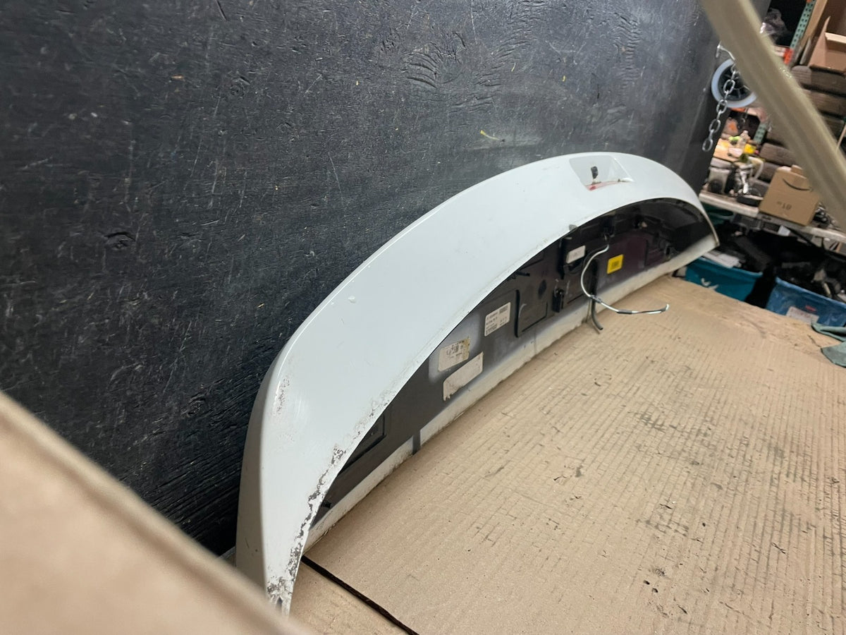 2009 to 2014 Volkswagen Routan Rear Spoiler U8135 PS8