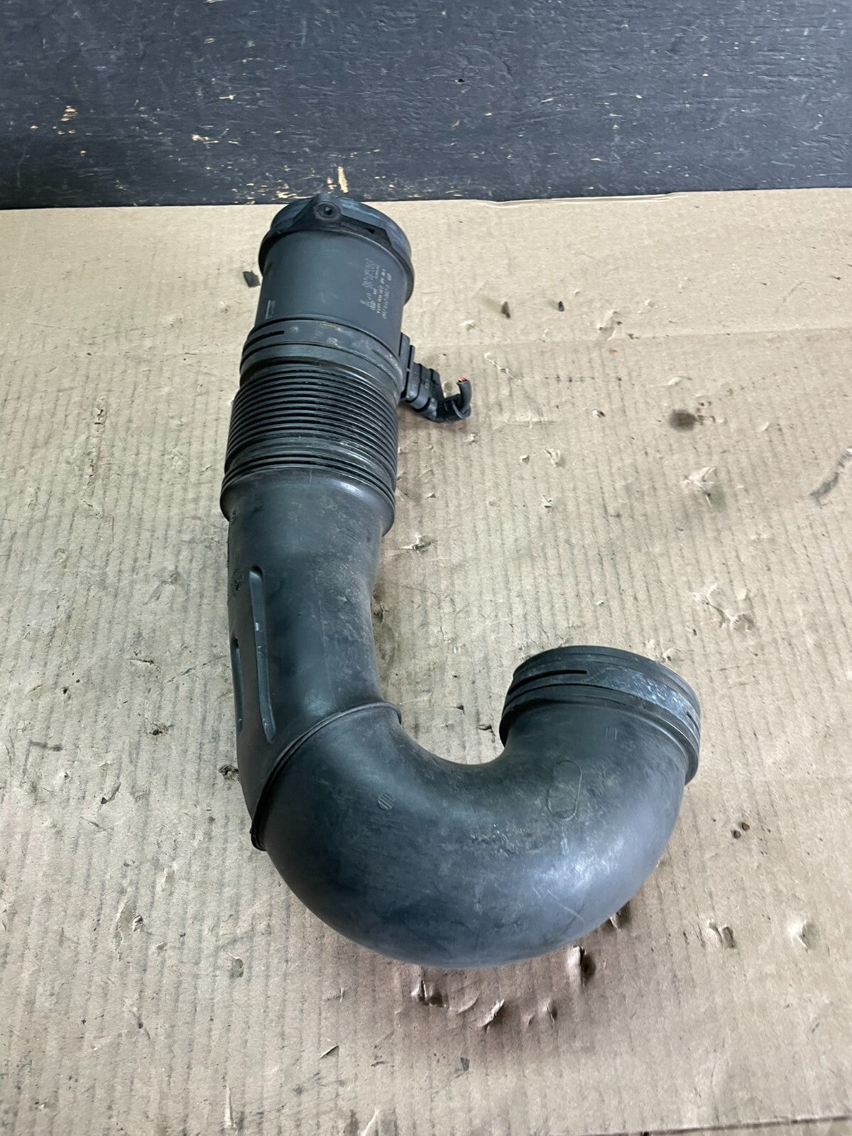 2011 to 2017 Volkswagen Touareg 3.6L Air Intake Hose Tube OEM M8951 DG2