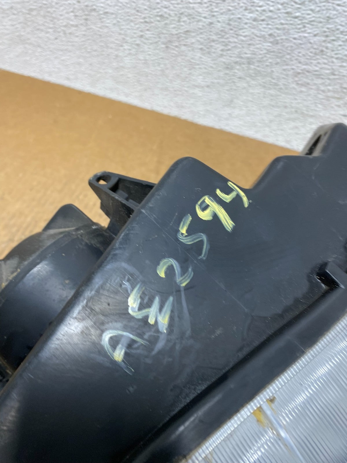 2003 to 2007 Saturn Ion Halogen Headlight Left Driver LH Side AE2594 DW9