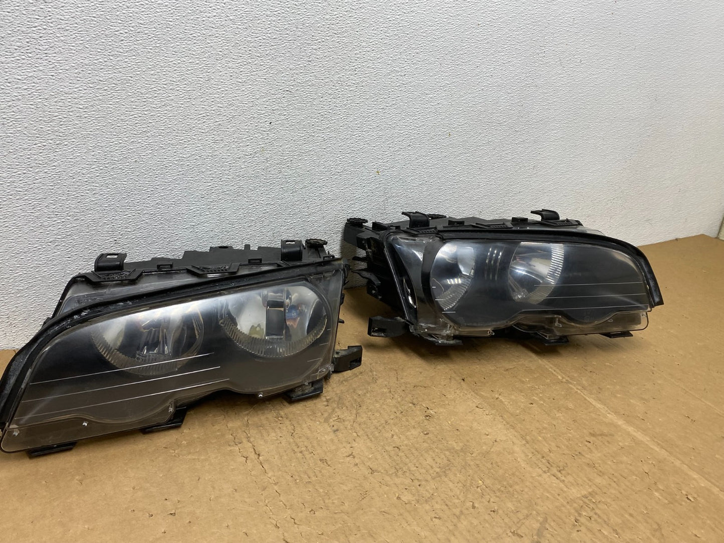 2000 to 2003 BMW 325Ci 330Ci E46 Coupe Left+Right Halogen Headlights AD1429 DW2