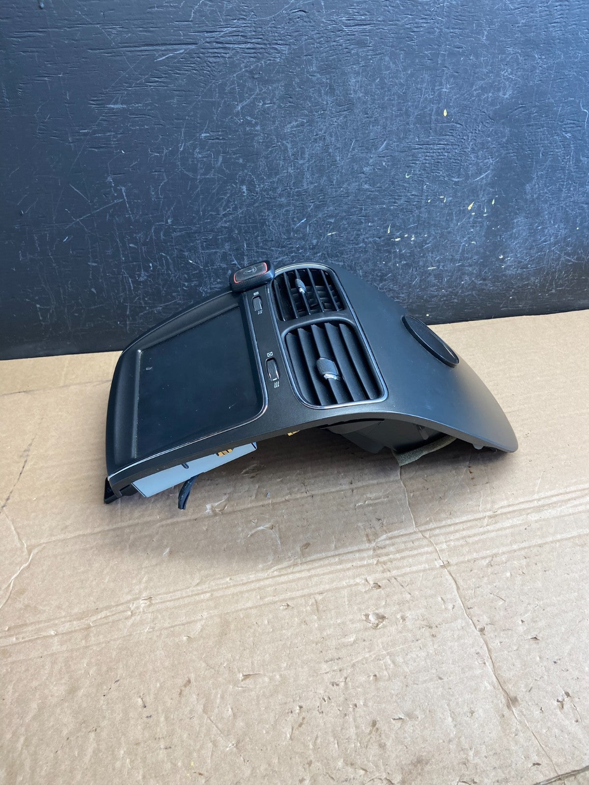 2011 to 2019 Dodge Journey 8.4 Radio Display Screen Air Vents AF1984 DG2