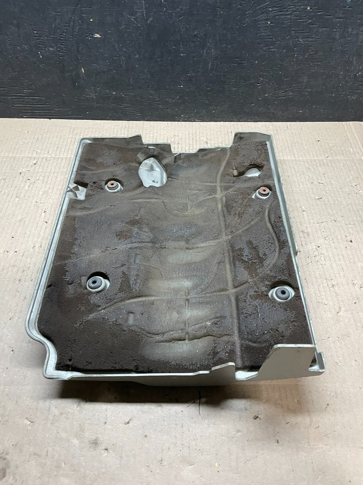 1996 1997 1998 Cadillac Deville Engine Cover OEM i7716 DG6