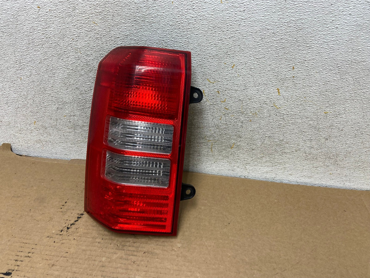2008 to 2016 Jeep Patriot Left Lh Driver Side Tail Light AH7851 LK2