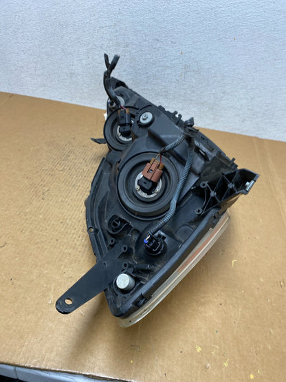 2006 to 2010 Toyota Sienna Left Driver Lh Side Headlight Halogen AE0492 DW8