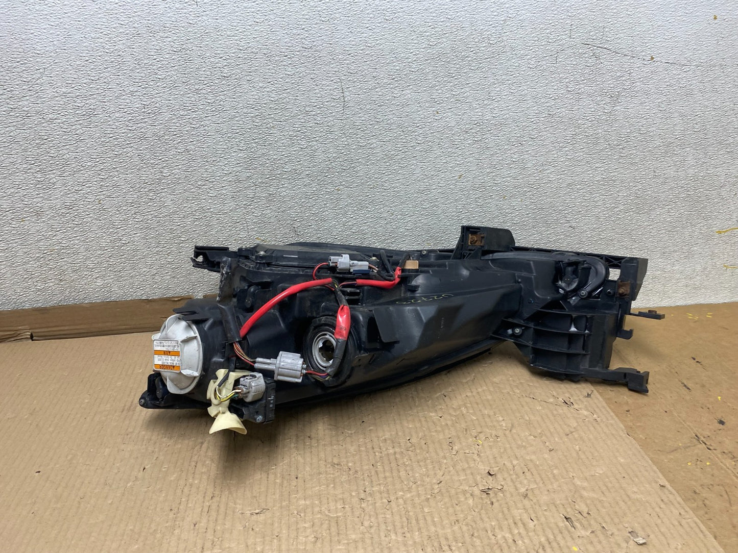 2009 - 2010 Mazda 6 Right Passenger Side Xenon Headlight U2723 DW9