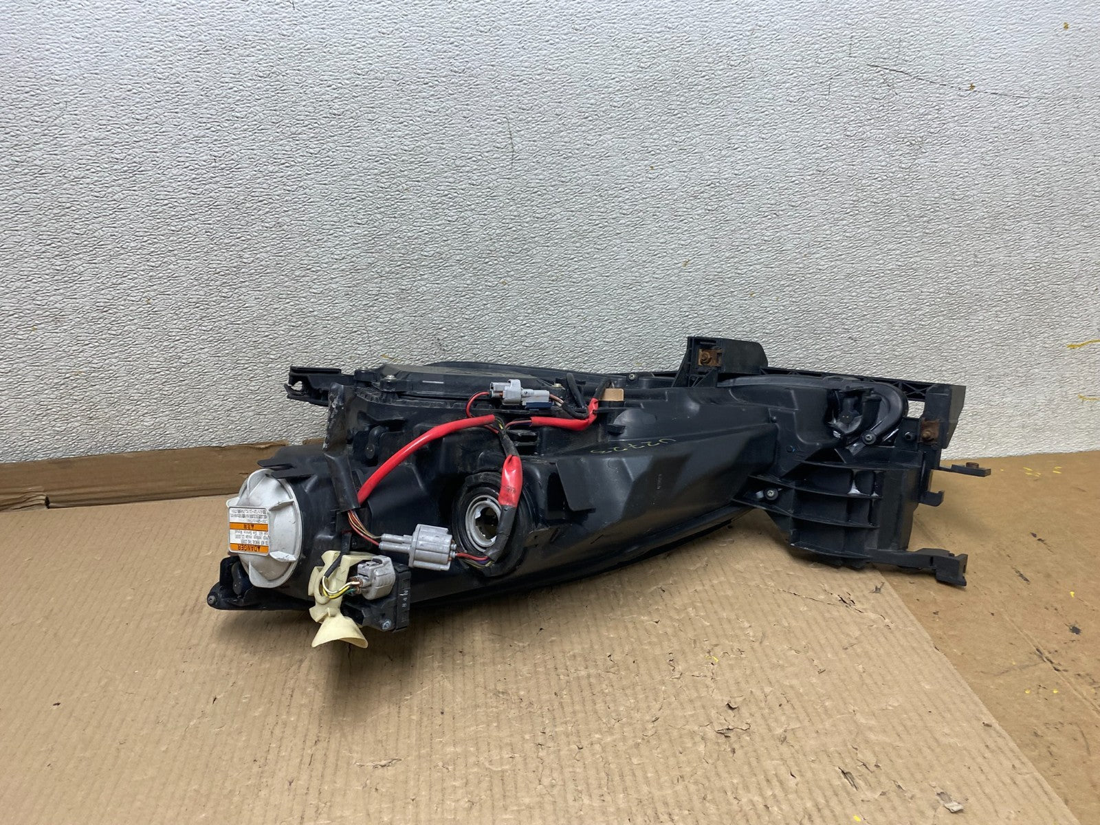 2009 - 2010 Mazda 6 Right Passenger Side Xenon Headlight U2723 DW9