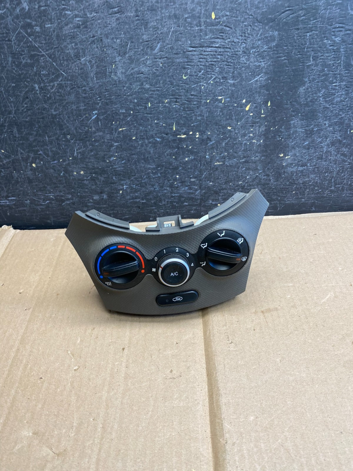 2015 to 2017 Hyundai Accent Center Heater A/C Climate Control Panel AH5500 DG0