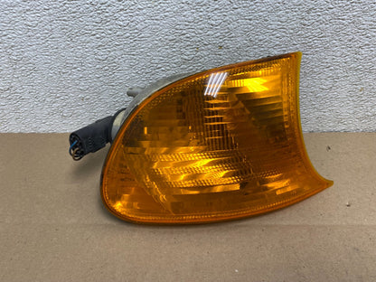 2000 to 2003 BMW 325Ci 330Ci E46 Coupe Right Passenger Turn Signal OEM j8742DG0