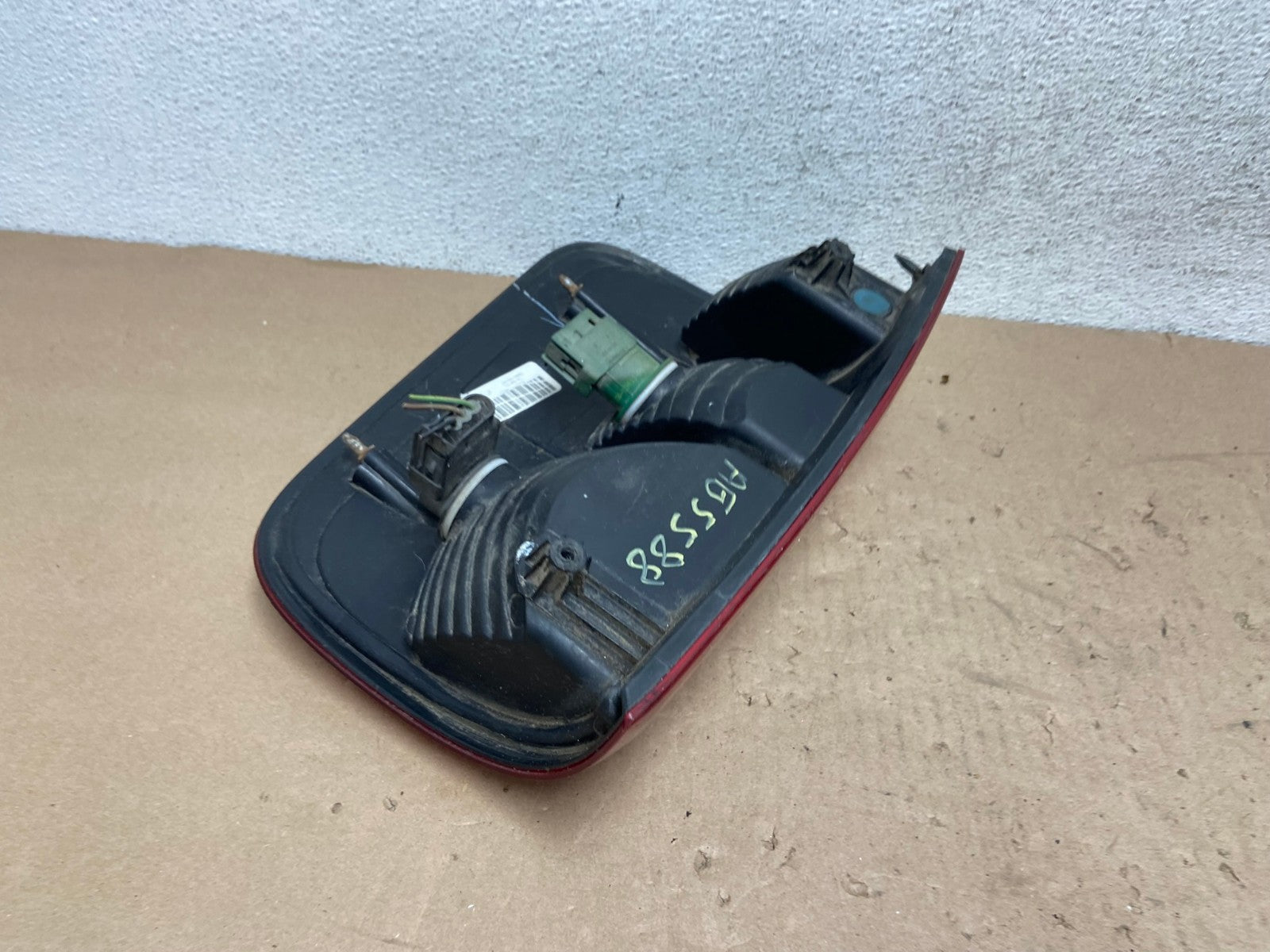 2004 to 2008 Ford F150 F-150 Left Driver LH Side Tail Light AG5588 LK4