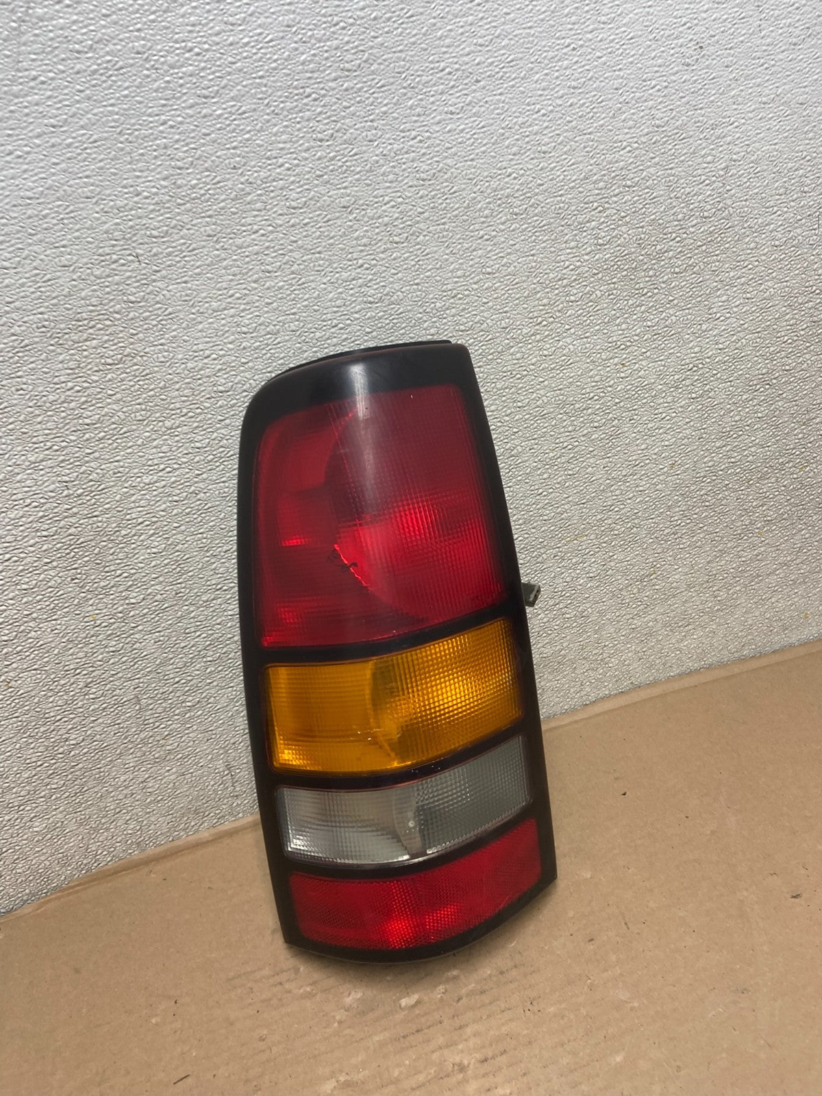 1999-2002 Chevrolet Silverado 1500 Sierra Left Driver Side Tail light AA9912 LK2