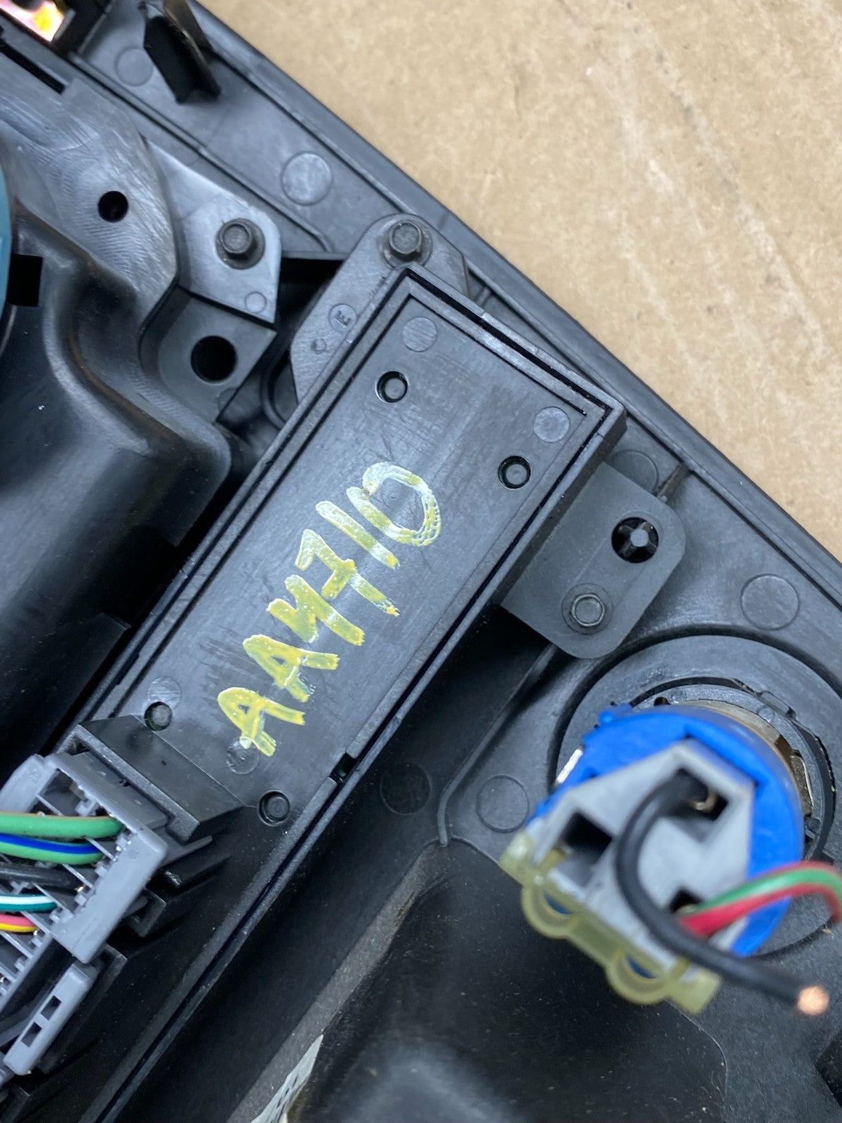 2005 to 2008 Jeep Grand Cherokee Center A/C Heater Climate Control OEM aa4710 DG7