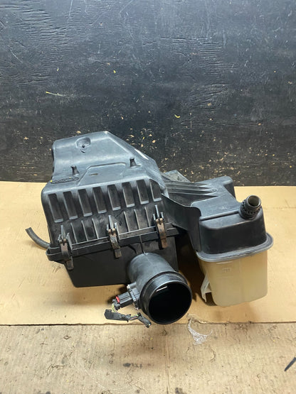 2007 to 2014 Ford Expedition Air Intake Cleaner Box Coolant Bottle x3105 DG5